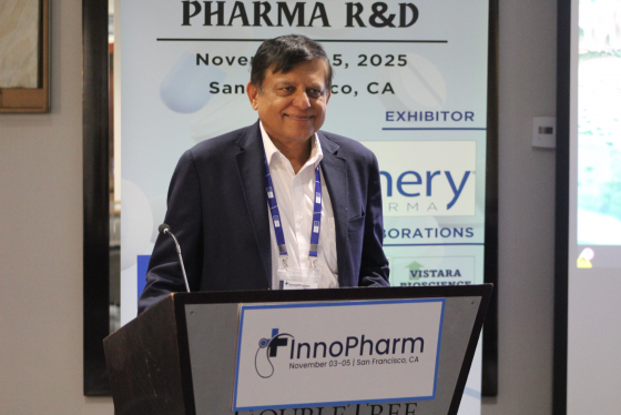 rajiv-nayar-presenting1